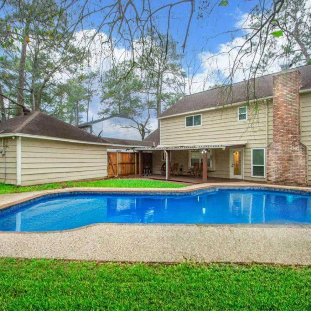 Photograph of Houston Oasis Pool, Gameroom, & Near IAH Airport