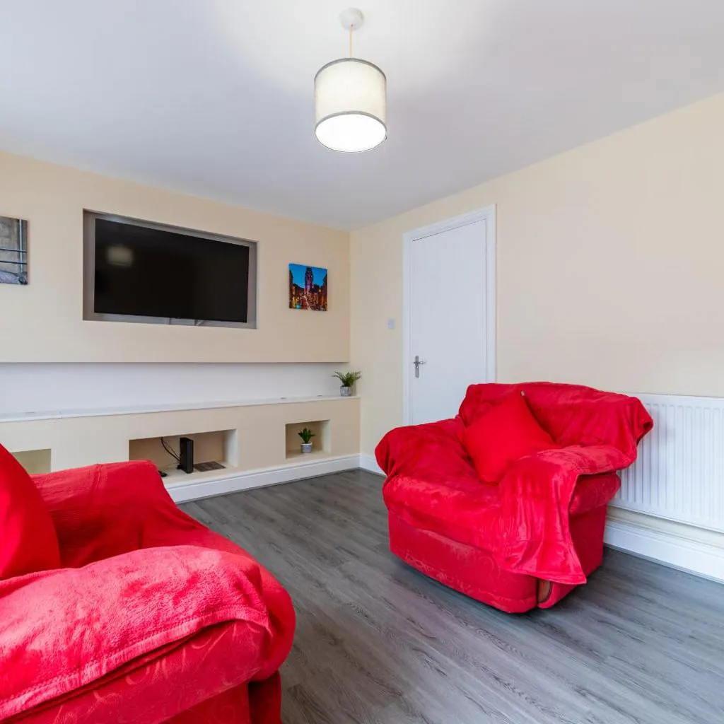 Photograph of Creswicke 3 Bedroom House - Knowle, Bristol