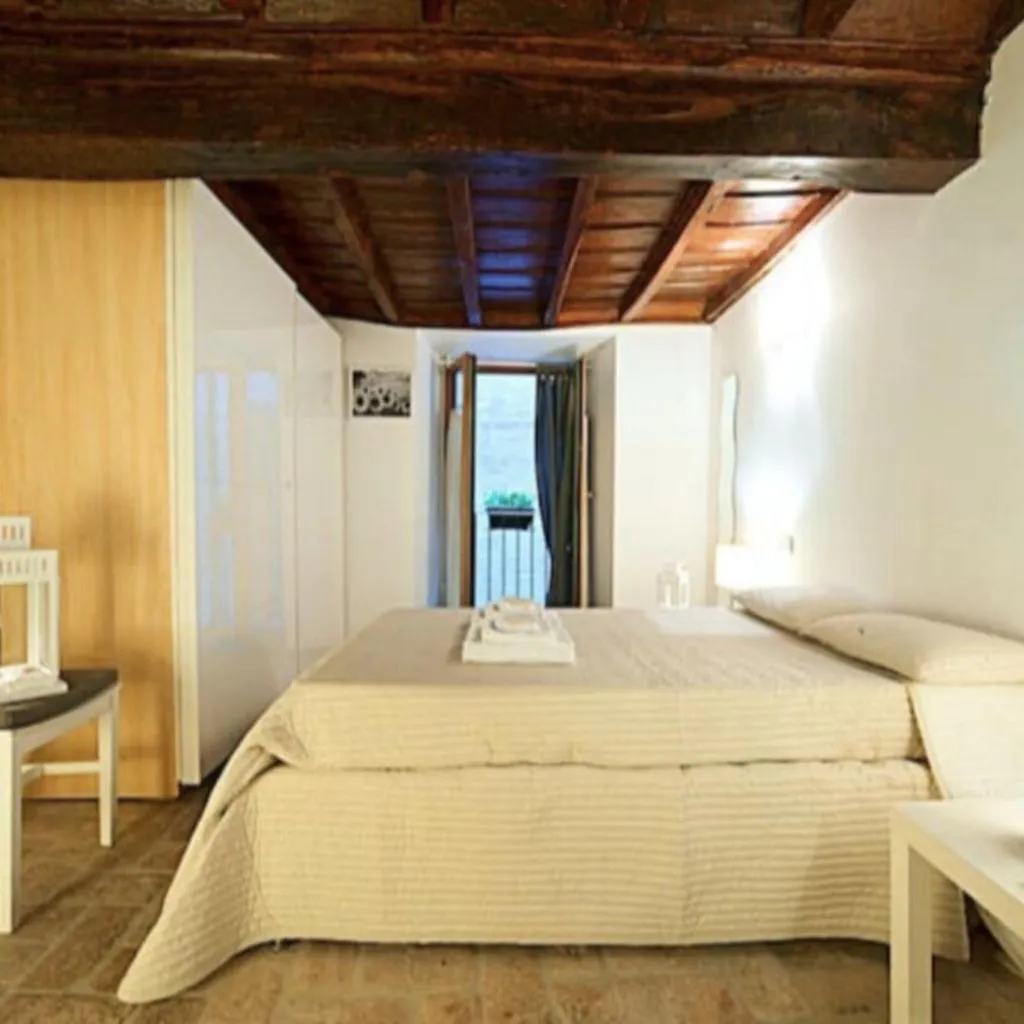 Photograph of Campo dé Fiori - Apt 2