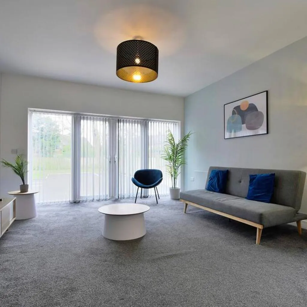 Photograph of FREE PARKING - Spacious 2-BR close to Salford Royal