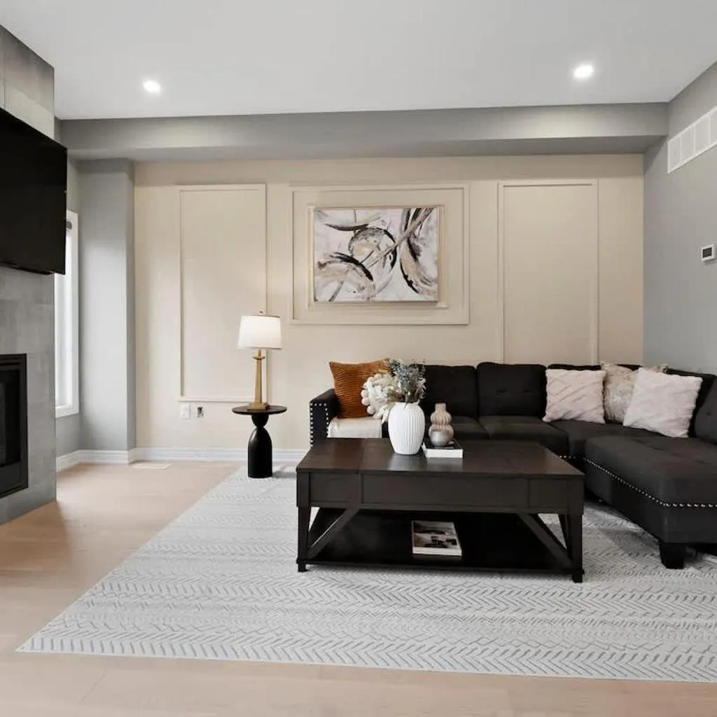 Photograph of 4-Bedroom Family Retreat Near the Falls BBQ & Parking Included