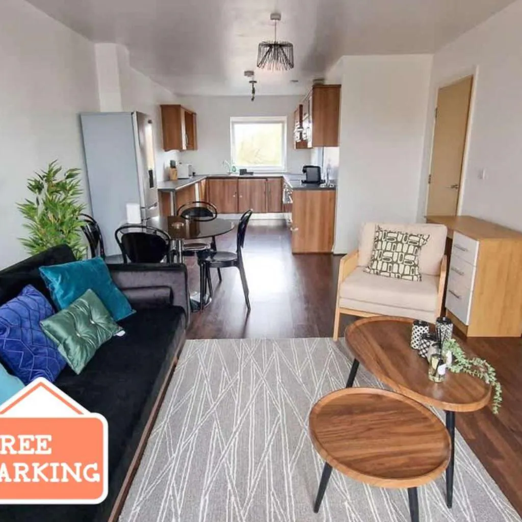 Photograph of 3 Bed Home Free Parking Near City Centre
