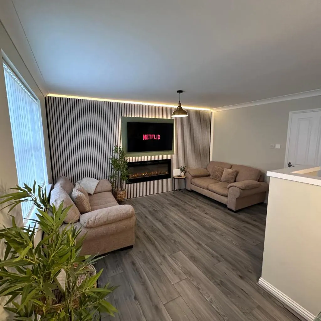 Photograph of Modern 2-Bedroom Apartment Near Manchester with Free Parking