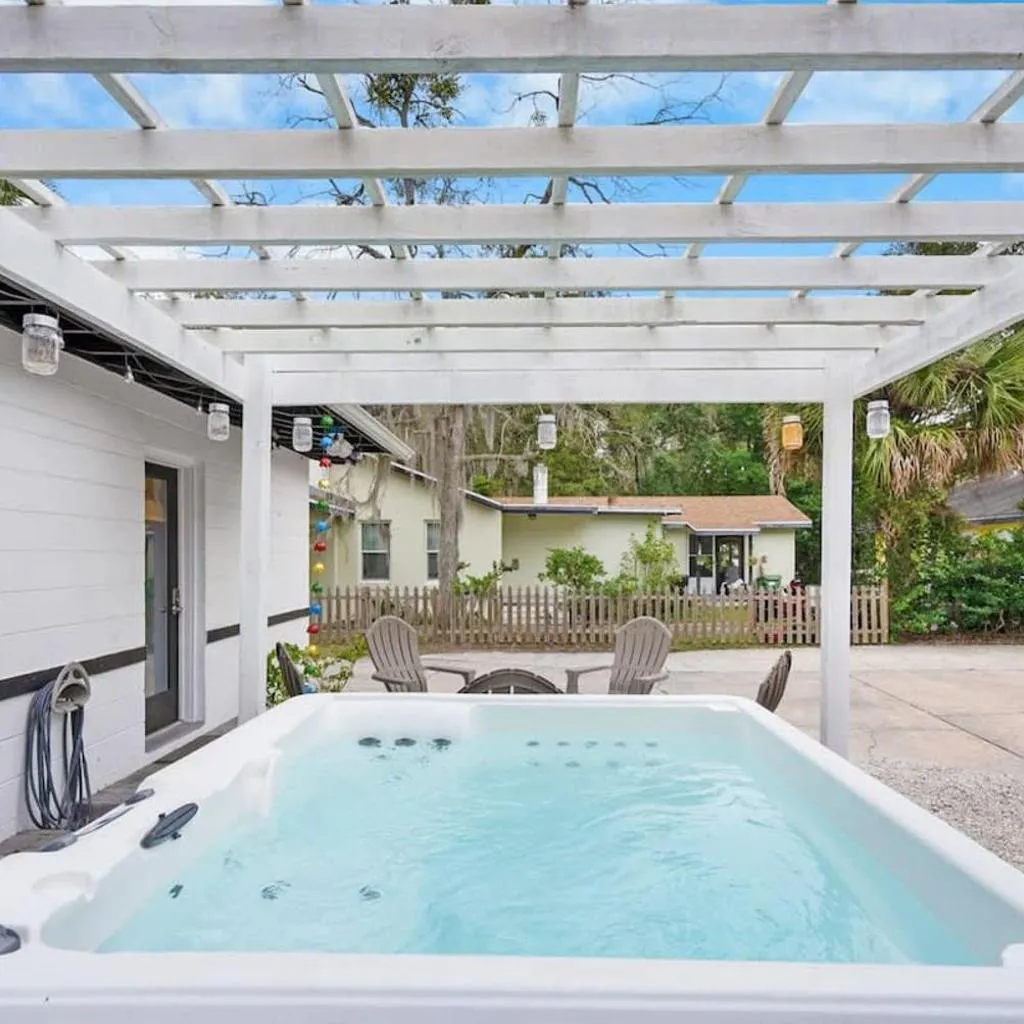 Photograph of Uptown Treasure with Spa Dogs Ok Dreamy Patio