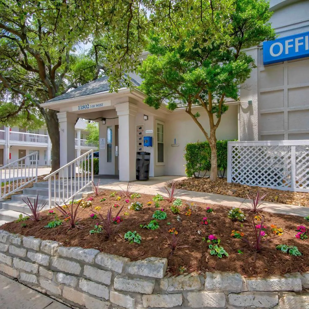 Photograph of Studio 6 Extended Stay - San Antonio, TX - Six Flags