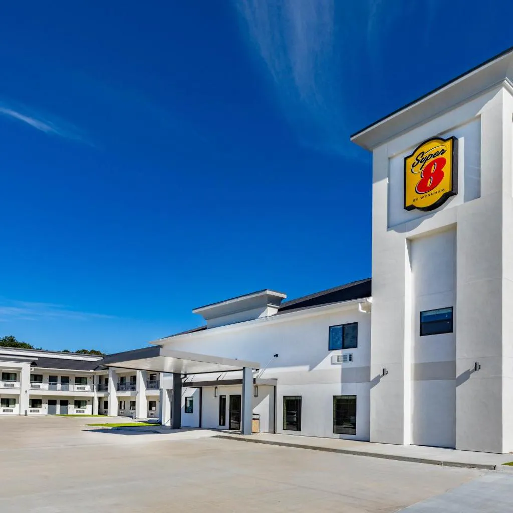 Photograph of Super 8 by Wyndham Houston NW Beltway 8-West Rd
