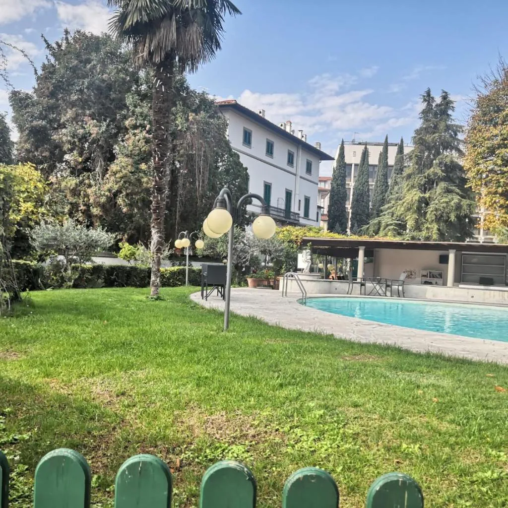 Photograph of Villa Royal