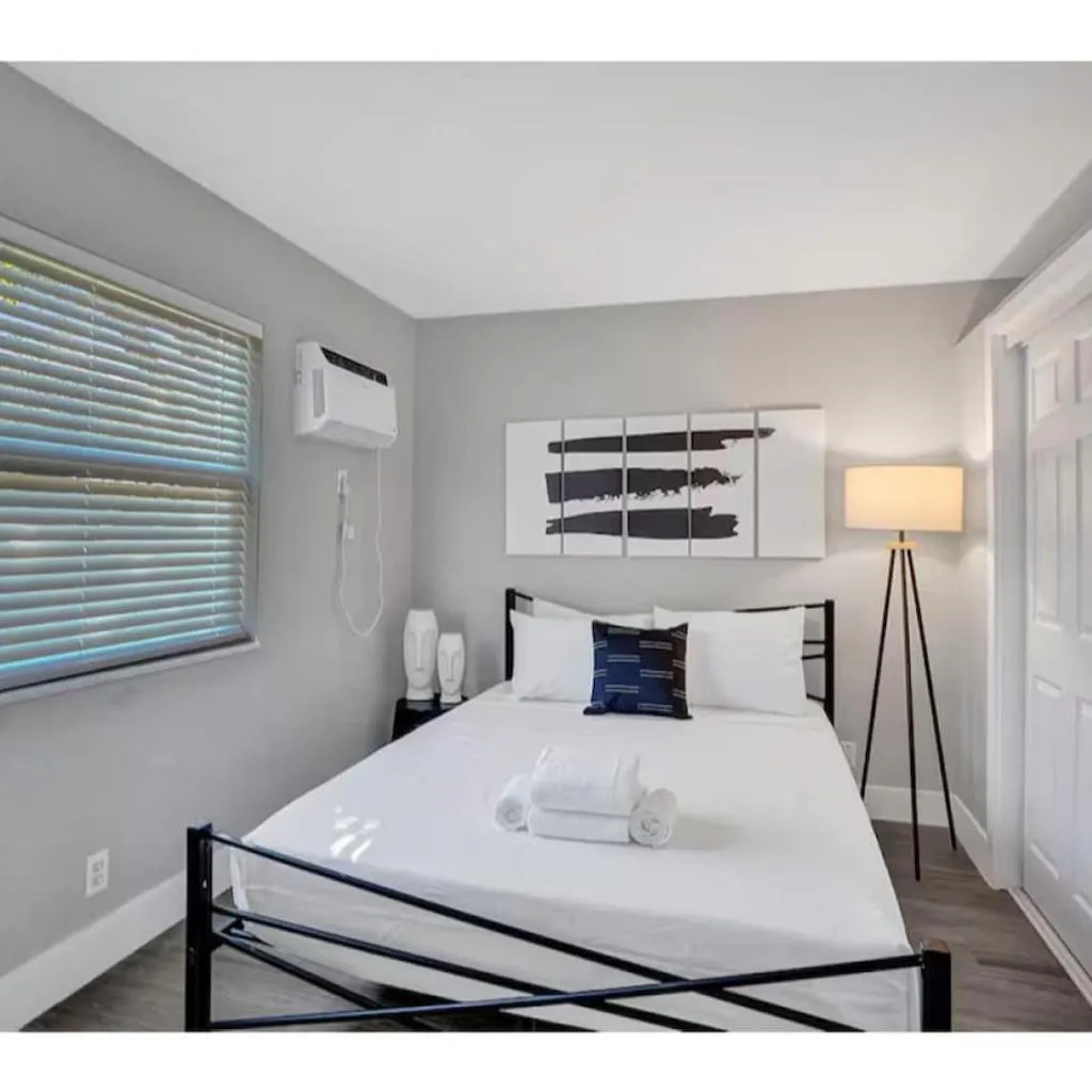 Photograph of Rustic Retreats Modern 1BR for 4 guests in the heart of Fort Lauderdale