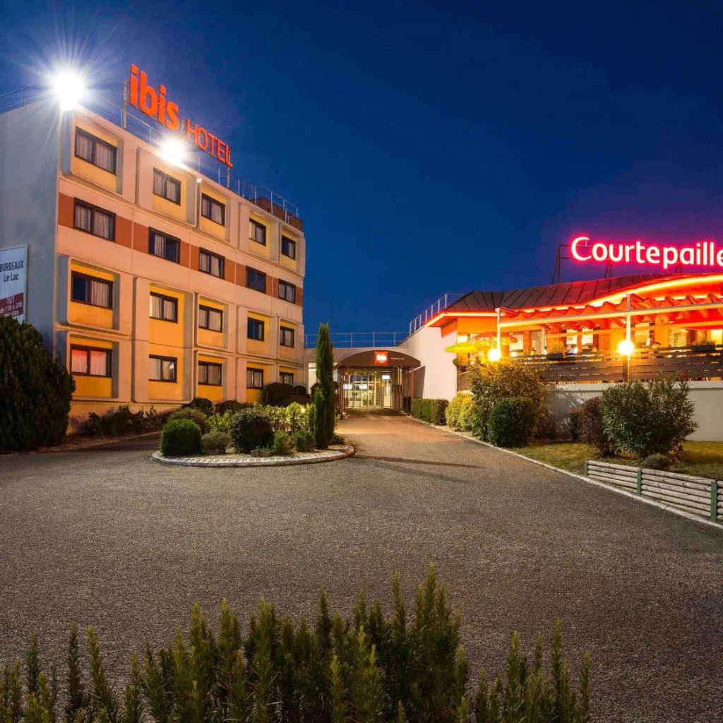 Photograph of ibis Bordeaux Lac