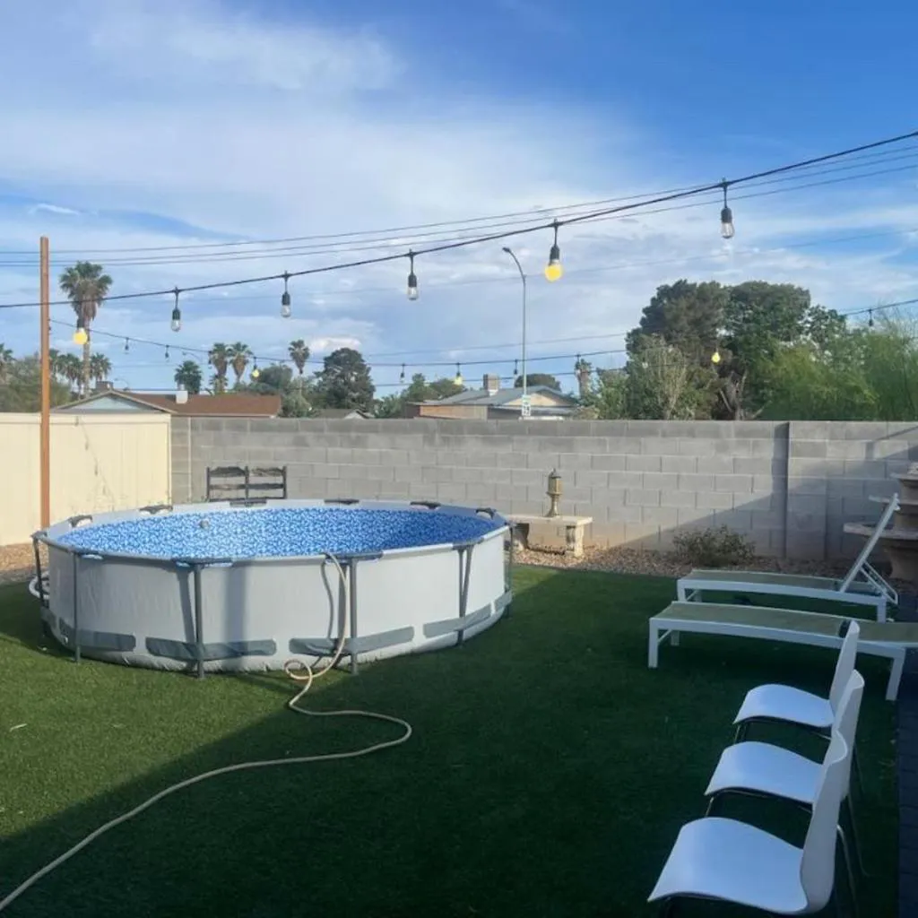 Photograph of Vic's 3 bedroom 4beds & POOL centrally located!