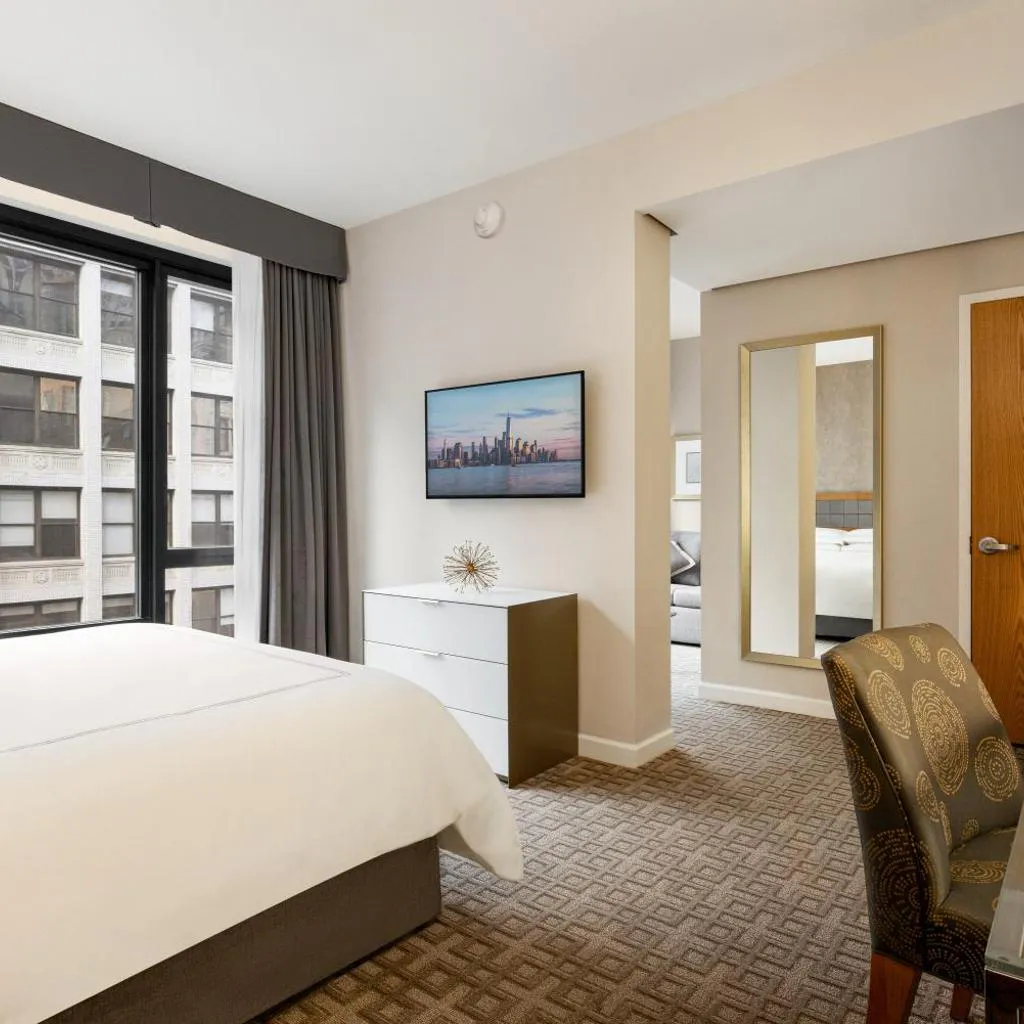 Photograph of Executive Hotel Le Soleil New York