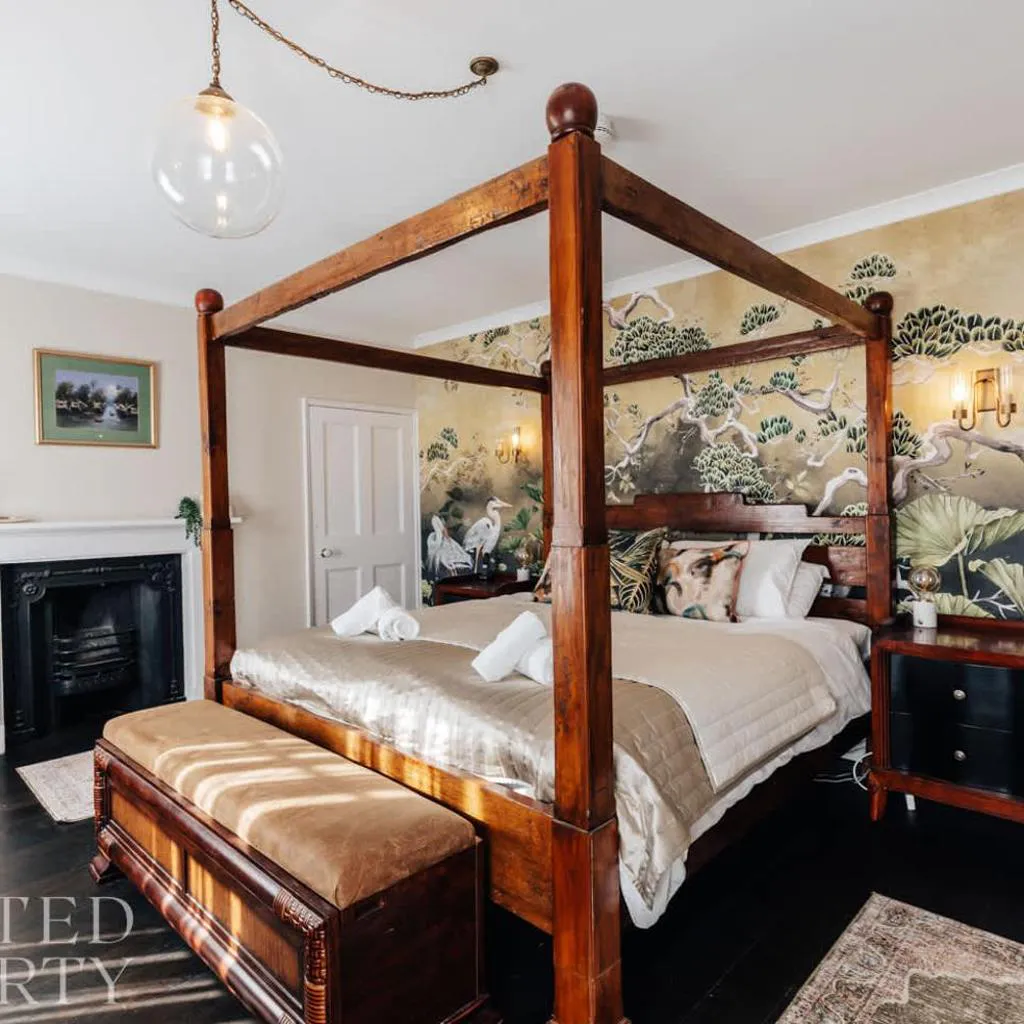 Photograph of Central Townhouse with Garden & Free Parking