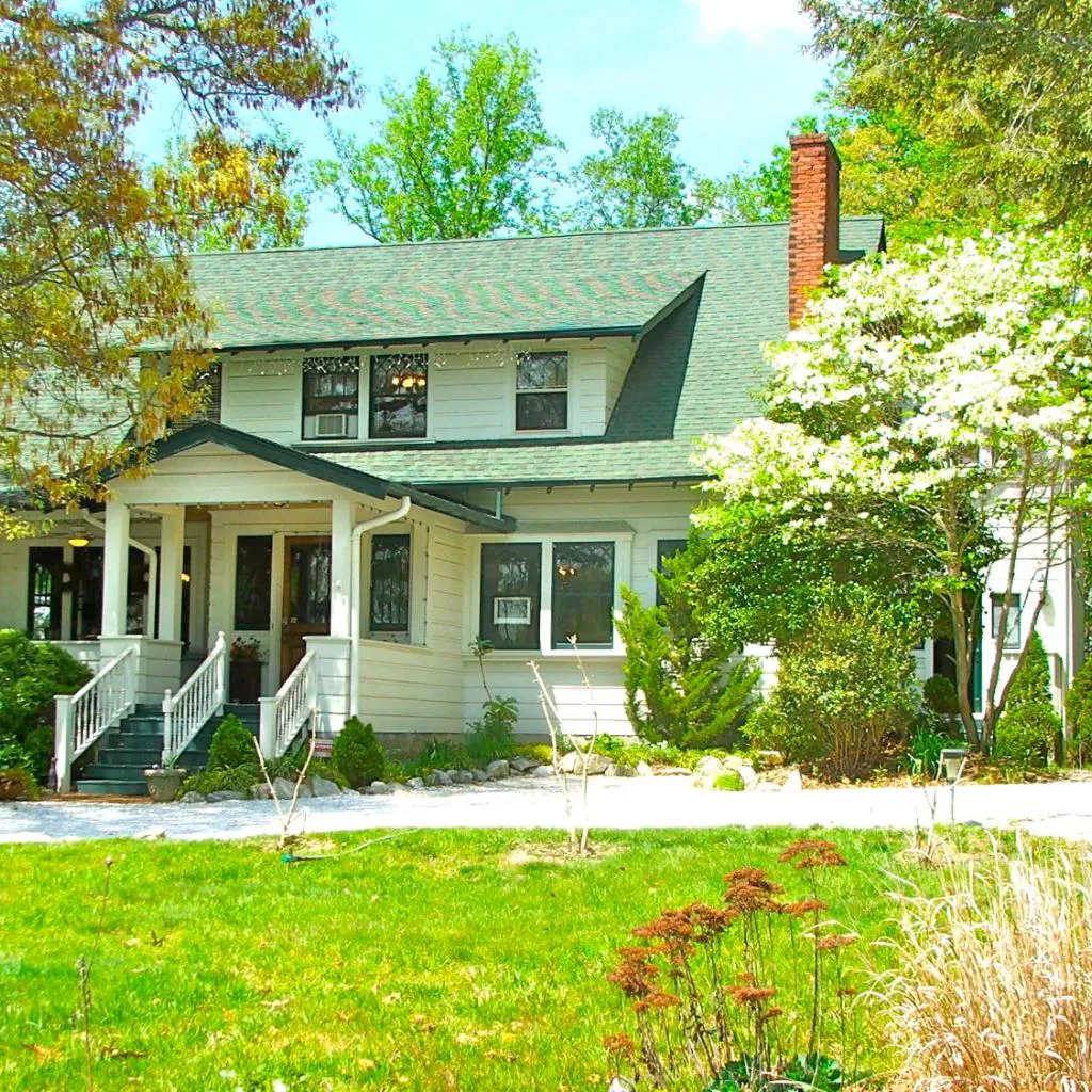 Photograph of Oakland Cottage Bed and Breakfast