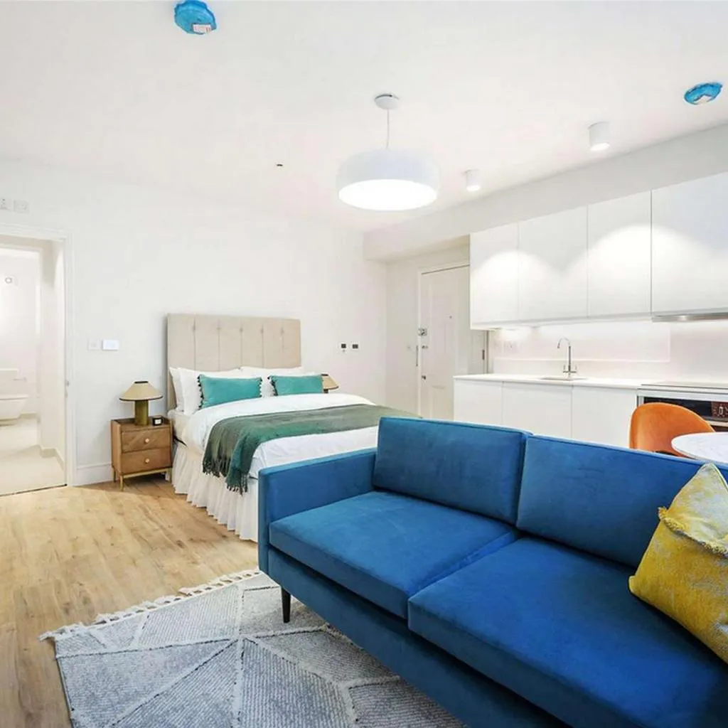 Photograph of M3-2BQ The Deansgate Retreat
