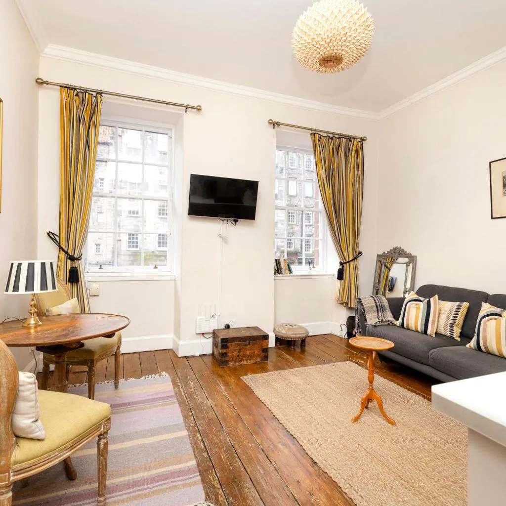 Photograph of JOIVY Classy Apartment near Edinburgh Castle