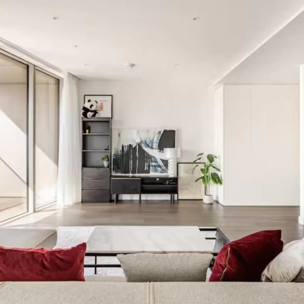 Photograph of Luxury Canary Wharf Residence, Skyline Views