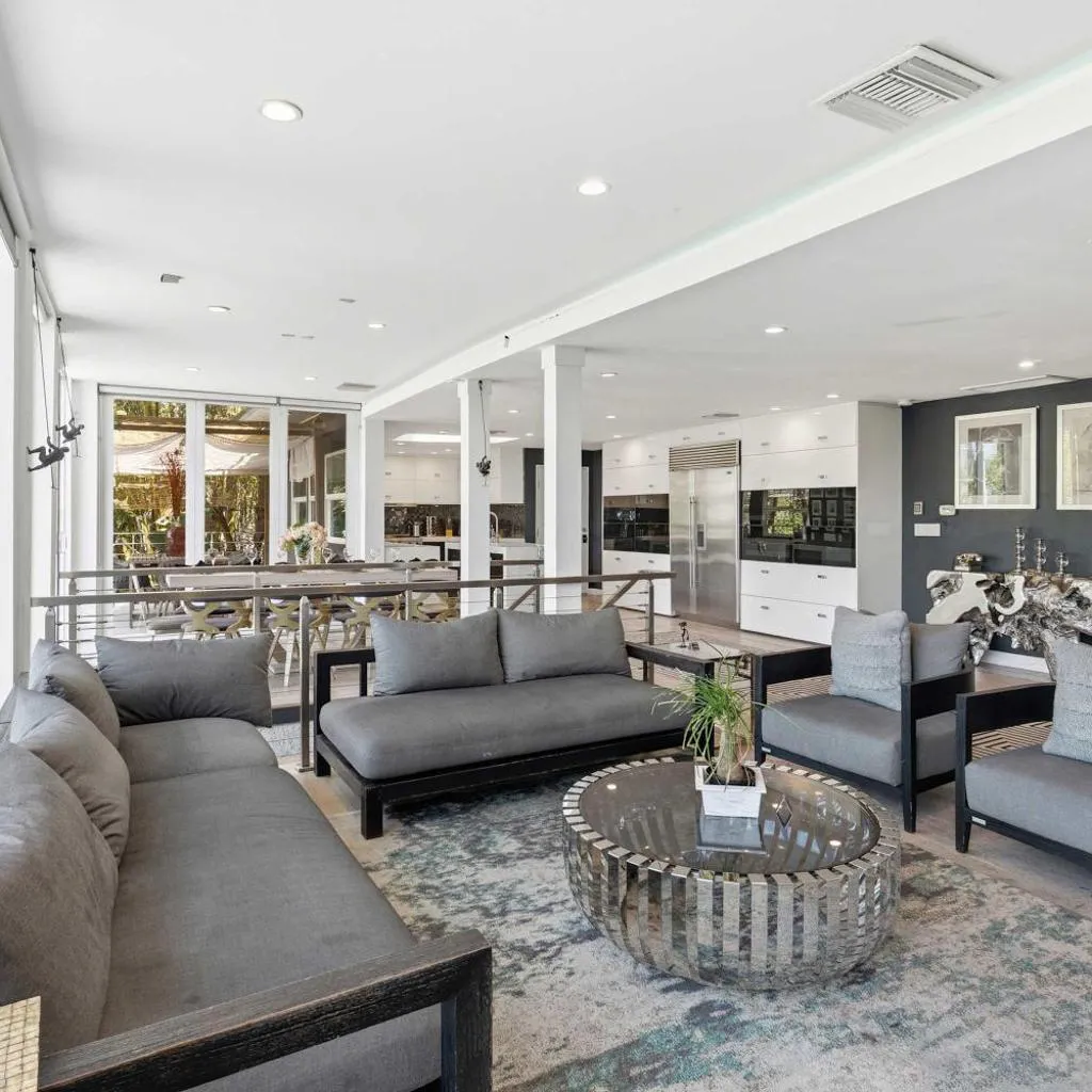 Photograph of Hollywood Hills 4BR City View Home by Colby and Conrad