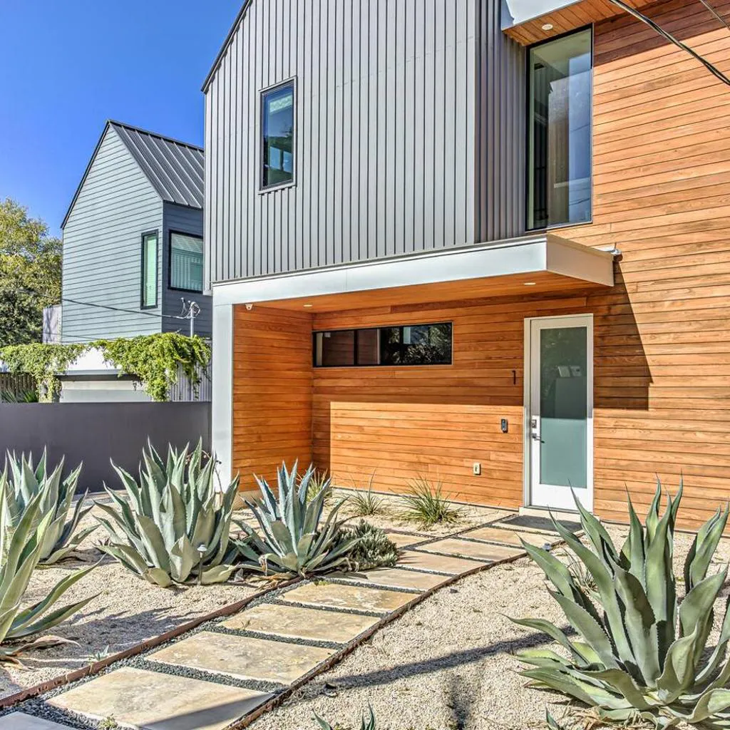 Photograph of *NEW*! Dual-Unit 5 bedrooms | Prime Walkable Area
