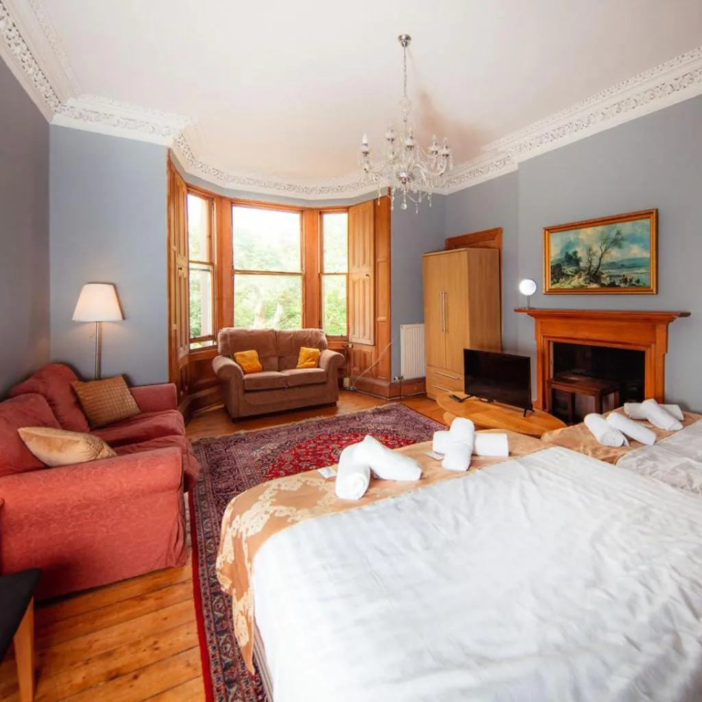 Photograph of Cosy 4 bdrm Apartment by Meadows