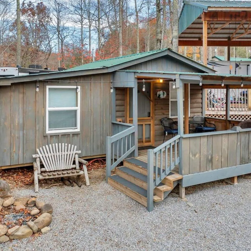 Photograph of 1BR Cabin in the Smokies Close to Gatlinburg