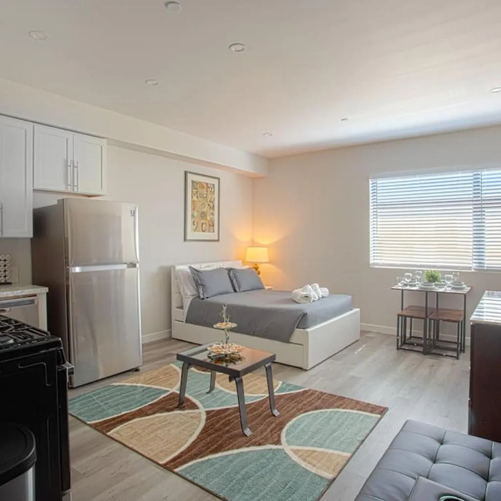 Photograph of Lovely Studio w Full Kitchen in Heart of San Diego