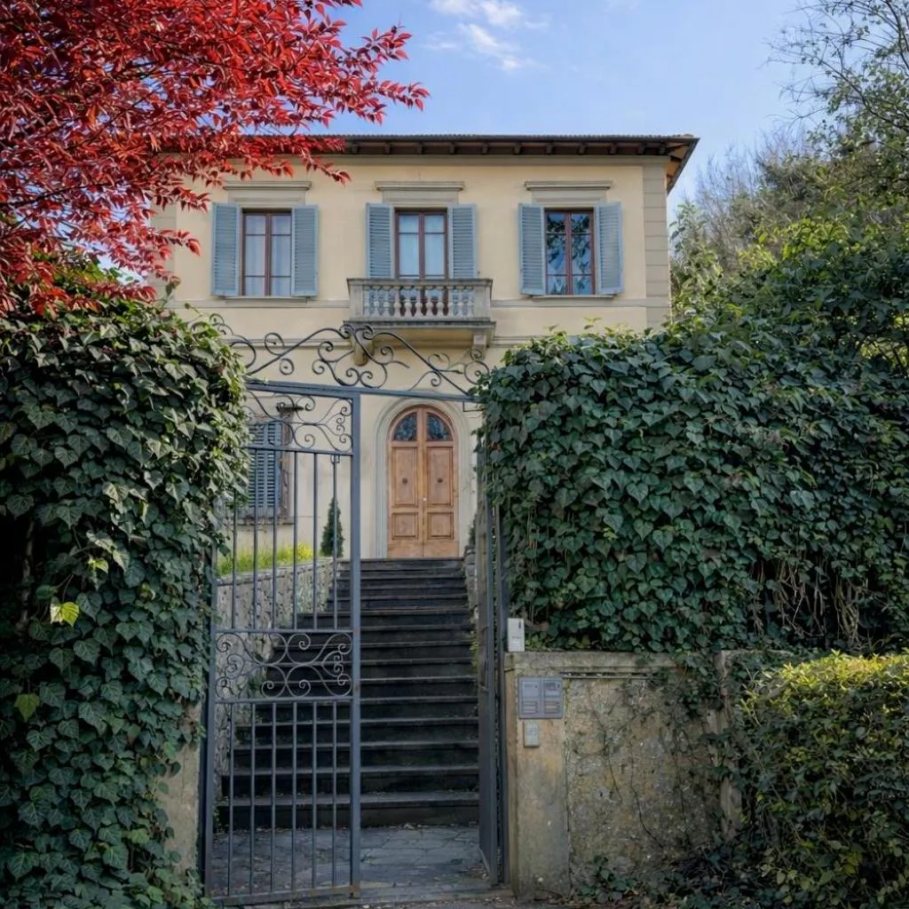 Photograph of La Mansarda Villa Lia Michelangelo Florence