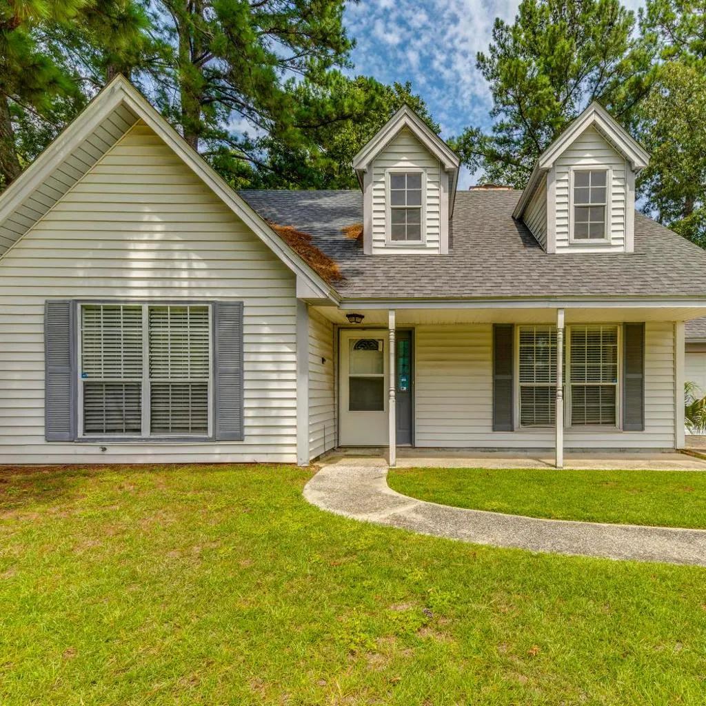 Photograph of Pet-Friendly Private Yard Near Charleston, Beaches
