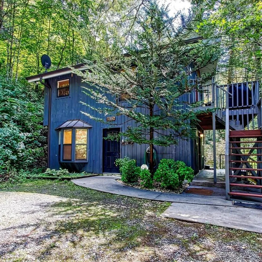 Photograph of Riverbend Retreat