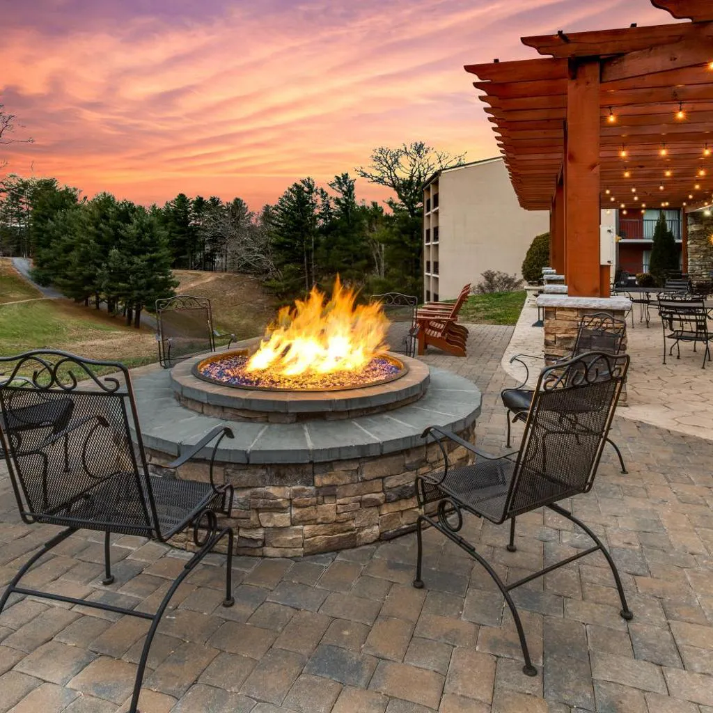 Photograph of Crowne Plaza Resort Asheville by IHG