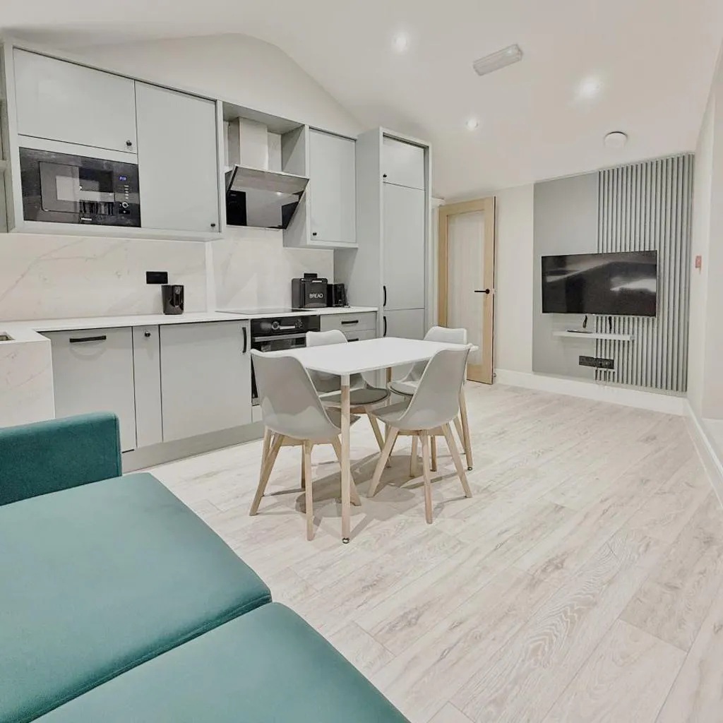 Photograph of Fantastic 2 Bed Penthouse With Free Parking in Acton