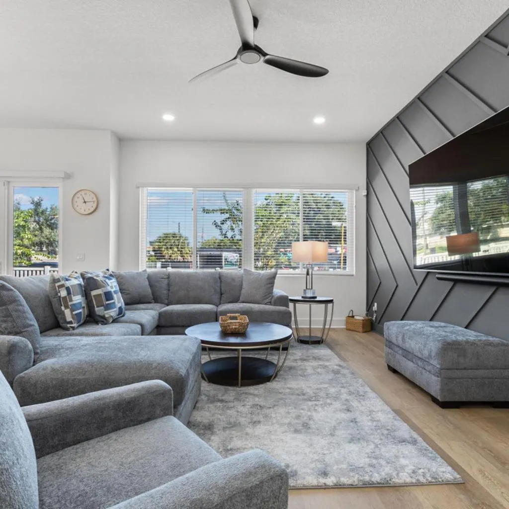 Photograph of Columbus Cabanas - Modern, Spacious Townhouse In Heart of Tampa, Near Raymond James Stadium