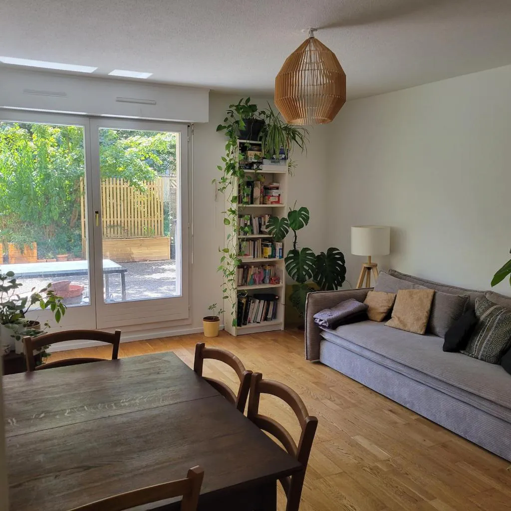 Photograph of Quiet apartment near the station and city center