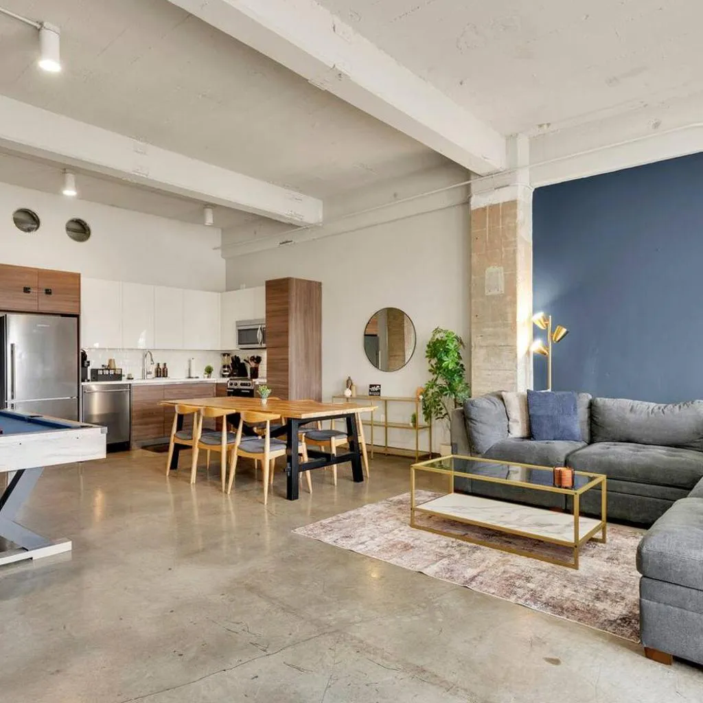 Photograph of Spacious DT Loft • Pool, Gym & Valet • Walkable
