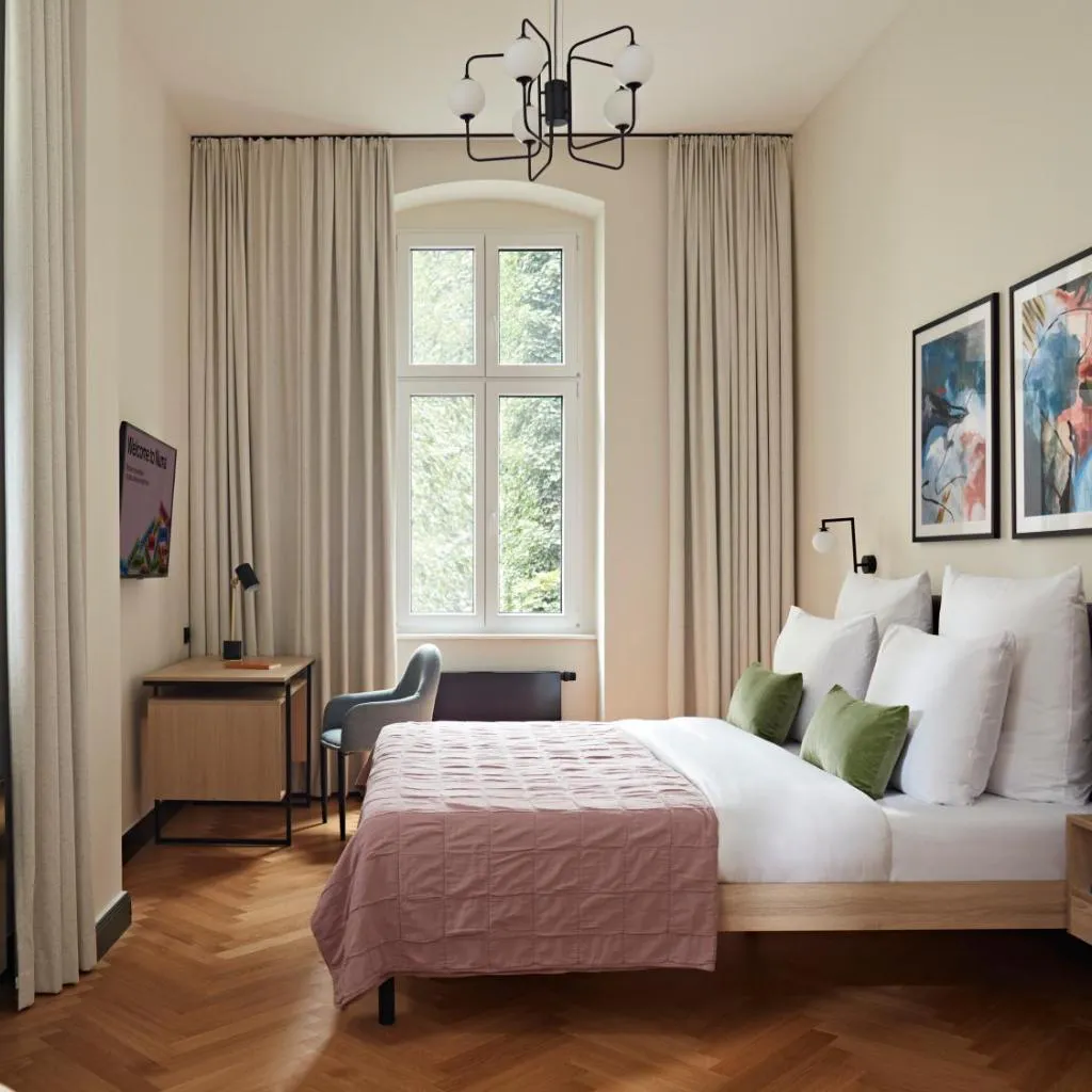 Photograph of Numa Berlin Novela