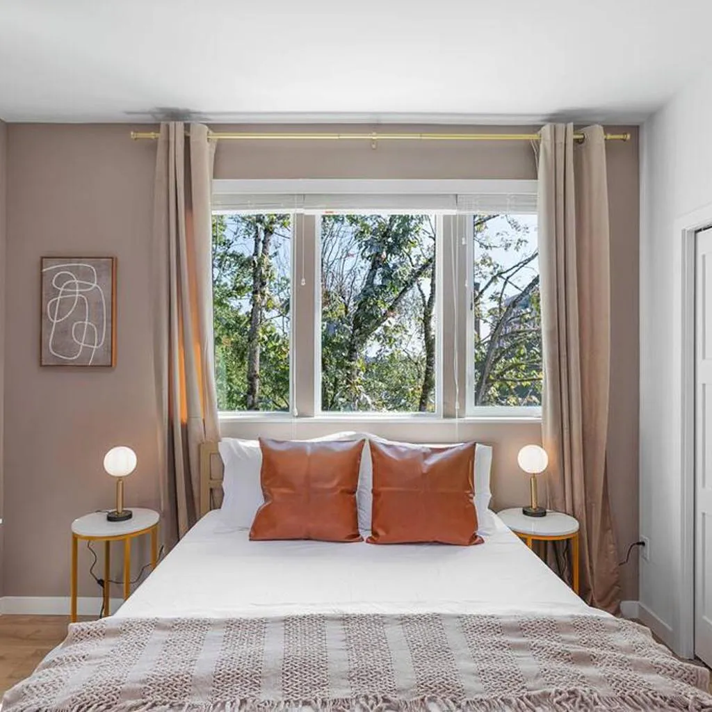 Photograph of Kenny's Sweet Suite - 84 Walkscore