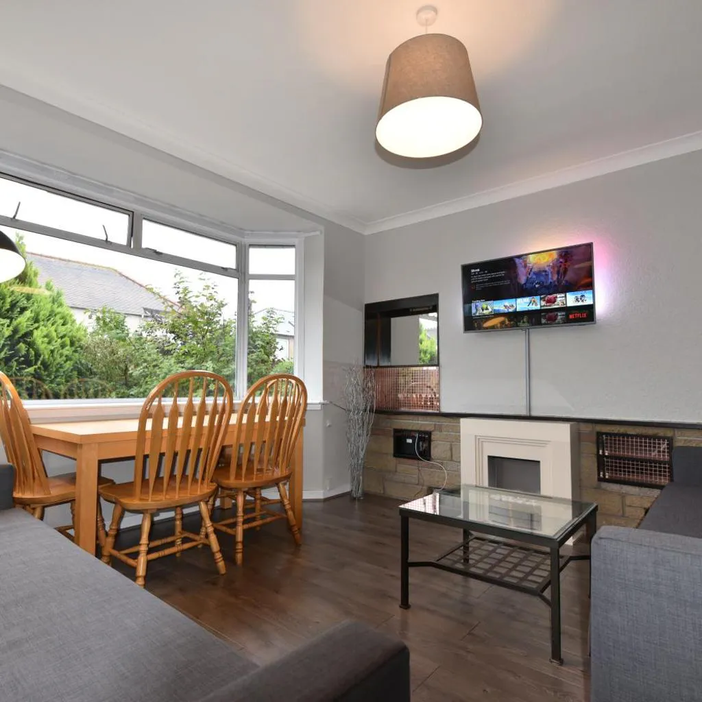 Photograph of Sighthill 3 Bedrooms with Private Garden