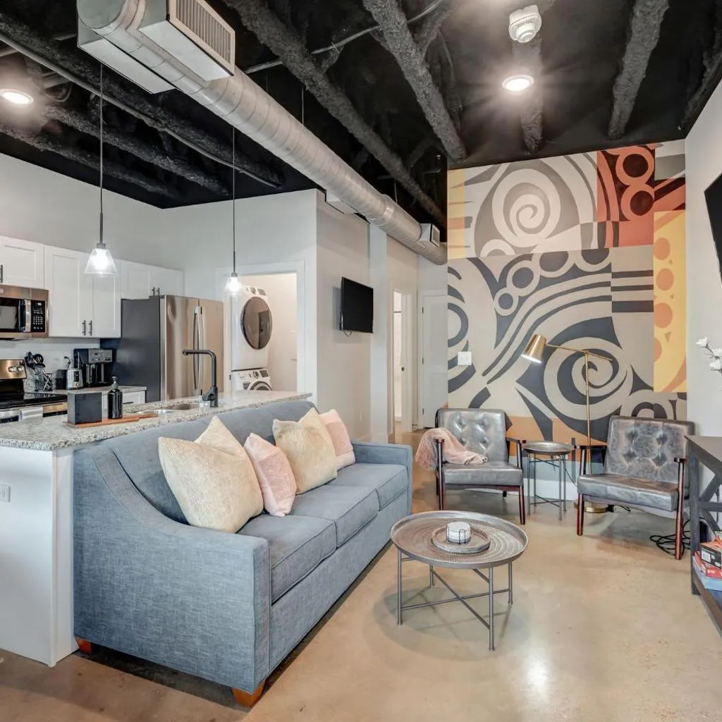 Photograph of New Studio with 2 beds 7 mins to DT