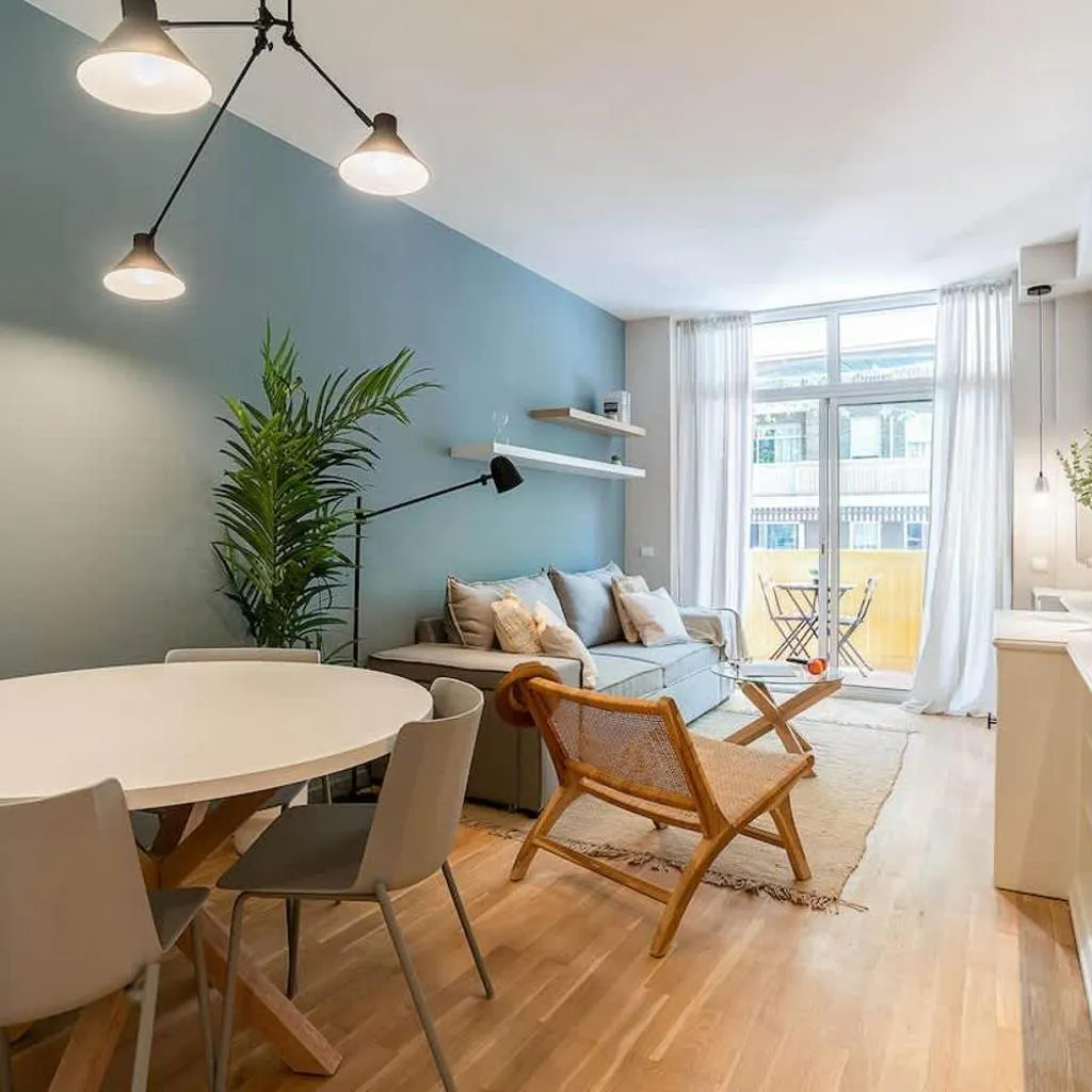Photograph of Modern stylish 3 bedroom Arco de Triunfo