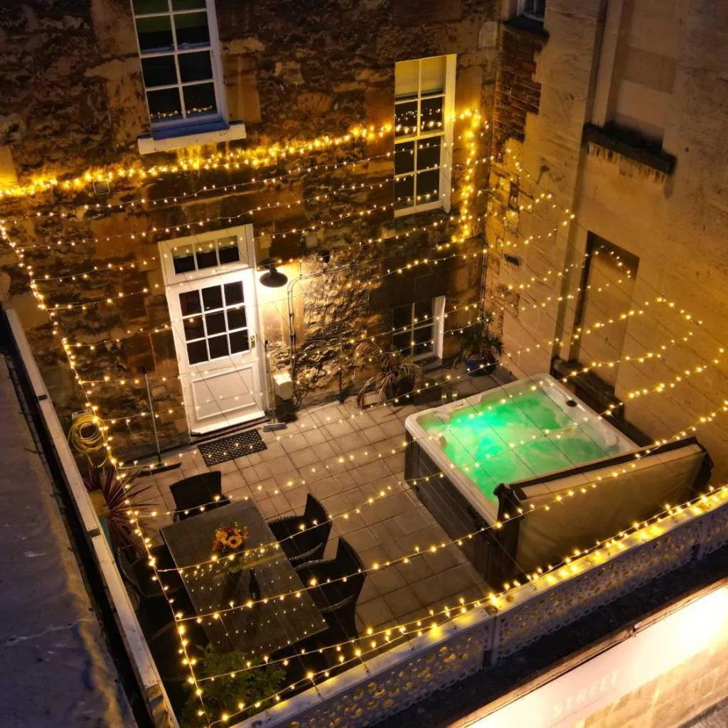 Photograph of Dream Stays Bath - Trim Street Townhouse with Hot tub