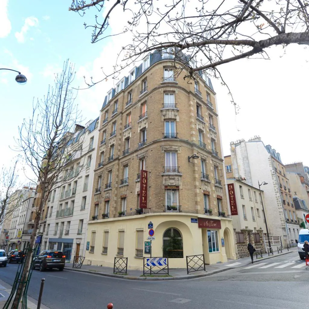 Photograph of Au Fleuri hotel