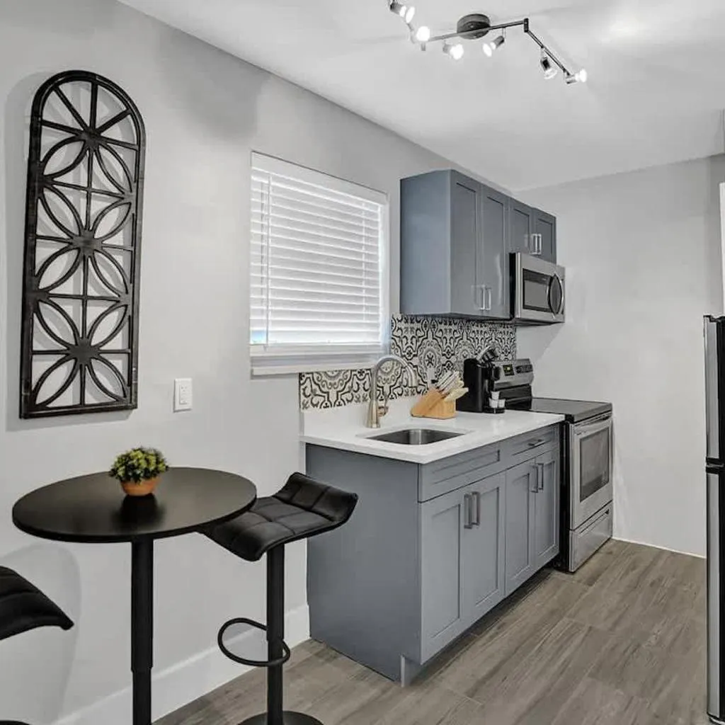 Photograph of Rustic Retreats Cozy 1BR For 4 Guests In The Heart Of Fort Lauderdale