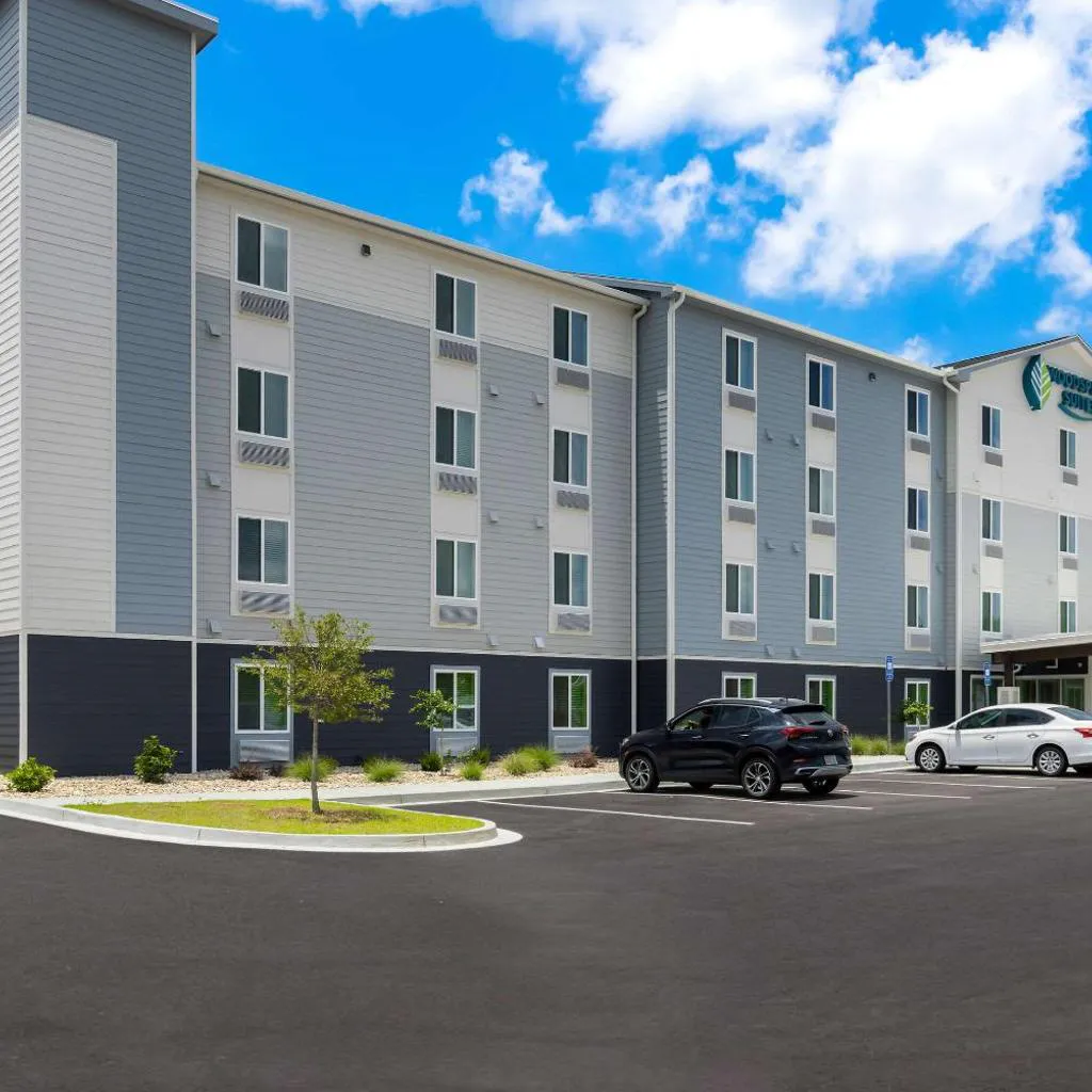 Photograph of WoodSpring Suites Savannah West Chatham Parkway