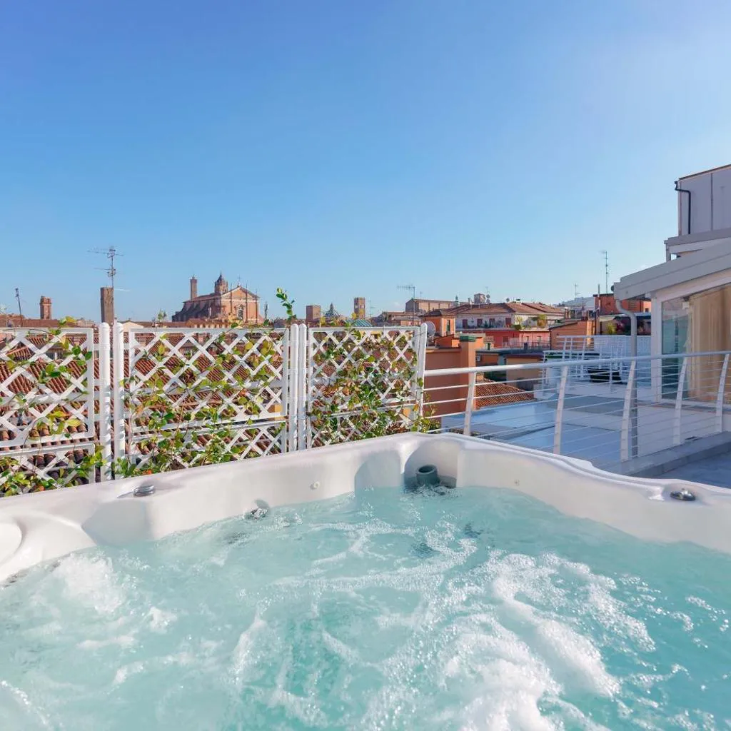 Photograph of The Rooftop - Panoramic View with Jacuzzi