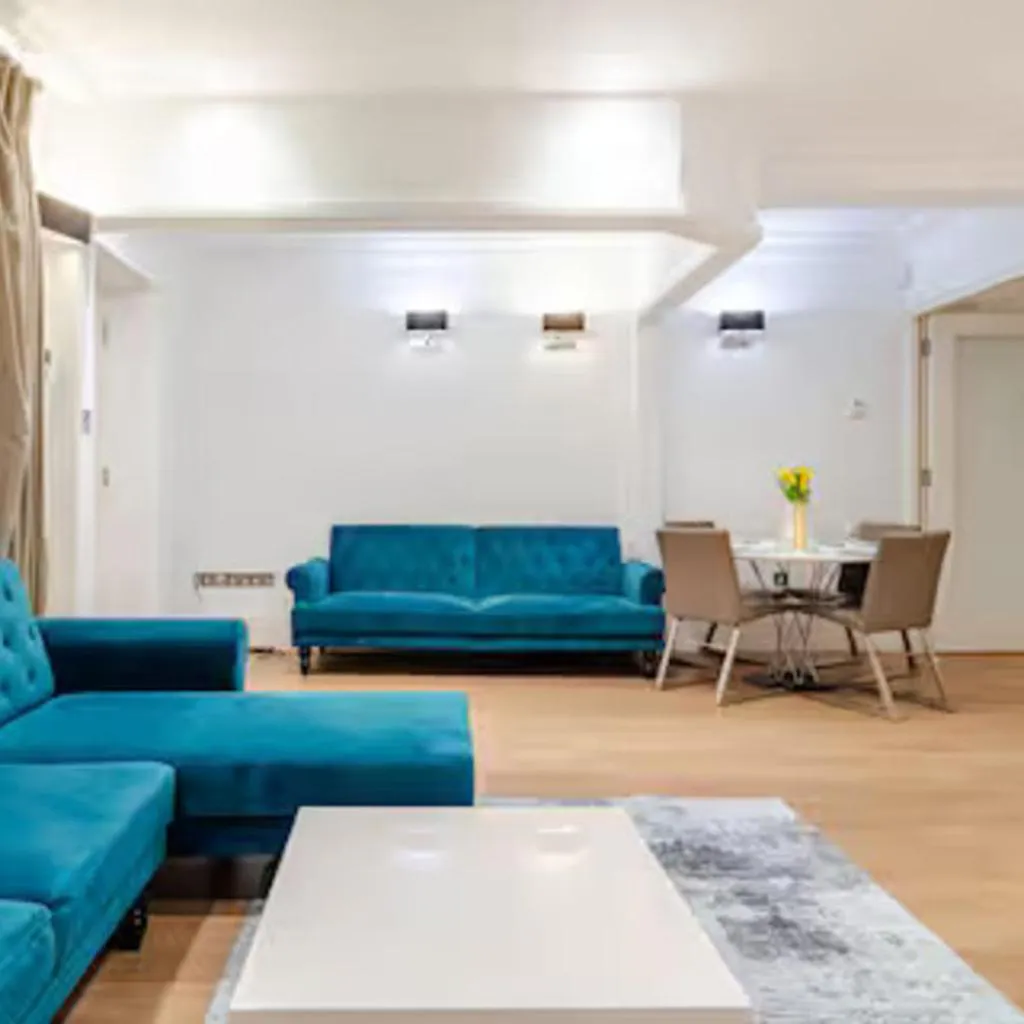 Photograph of Charming Flat Overlooking Talbot Square Gardens, Paddington