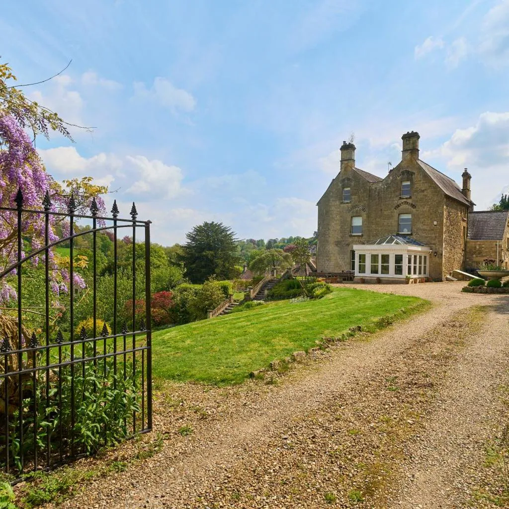 Photograph of Luxury Big House Berkeley House near Bath
