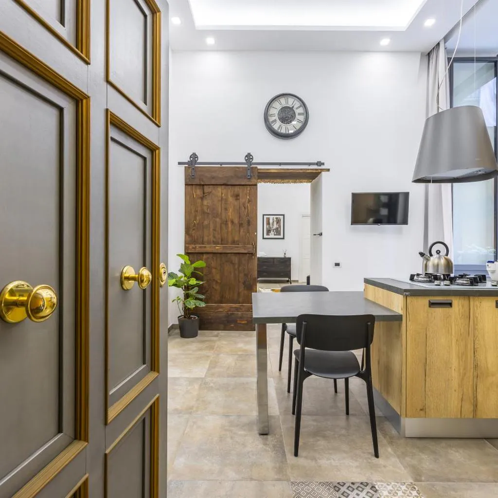 Photograph of Industrial Apartment 2 Camere 2 Bagni Palazzo Mormando Napoli Centro Storico