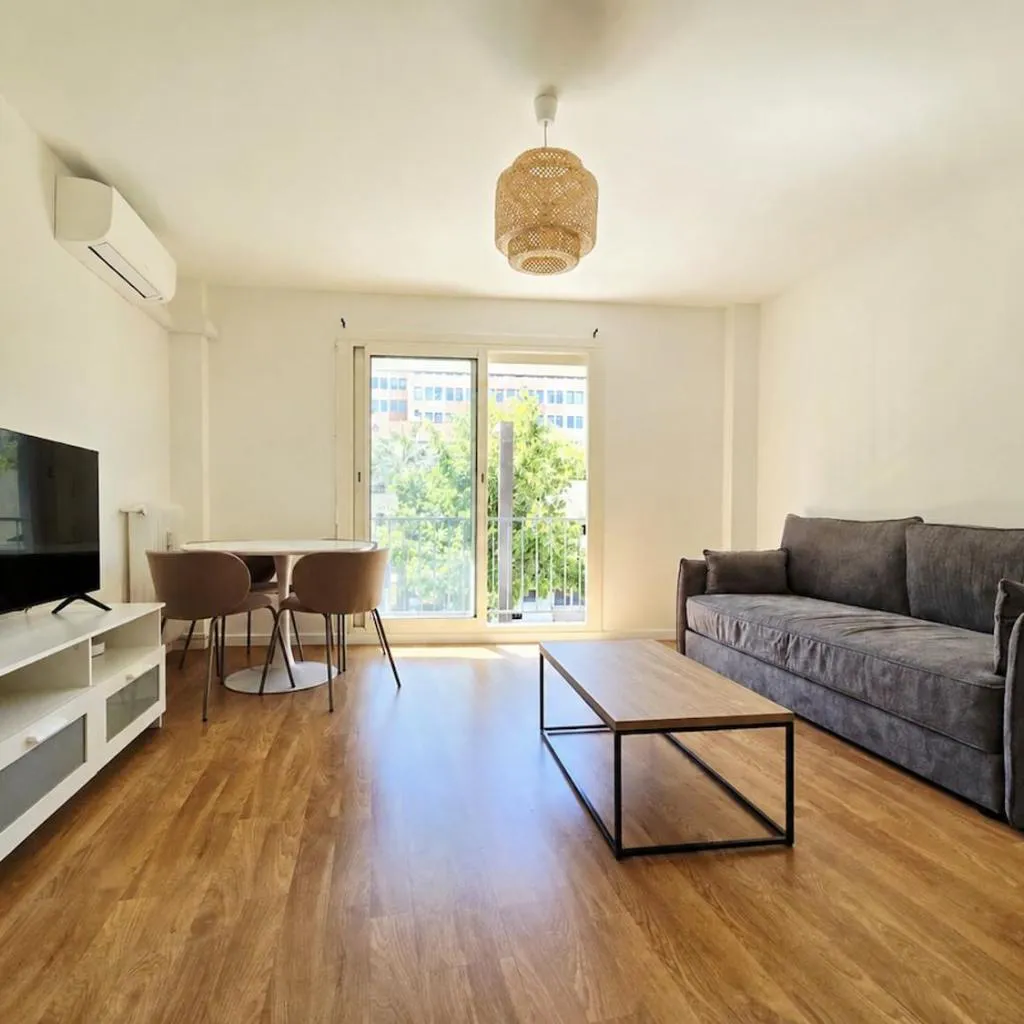 Photograph of 1 minute to tram - 3 AC - 2 balcony - close beach