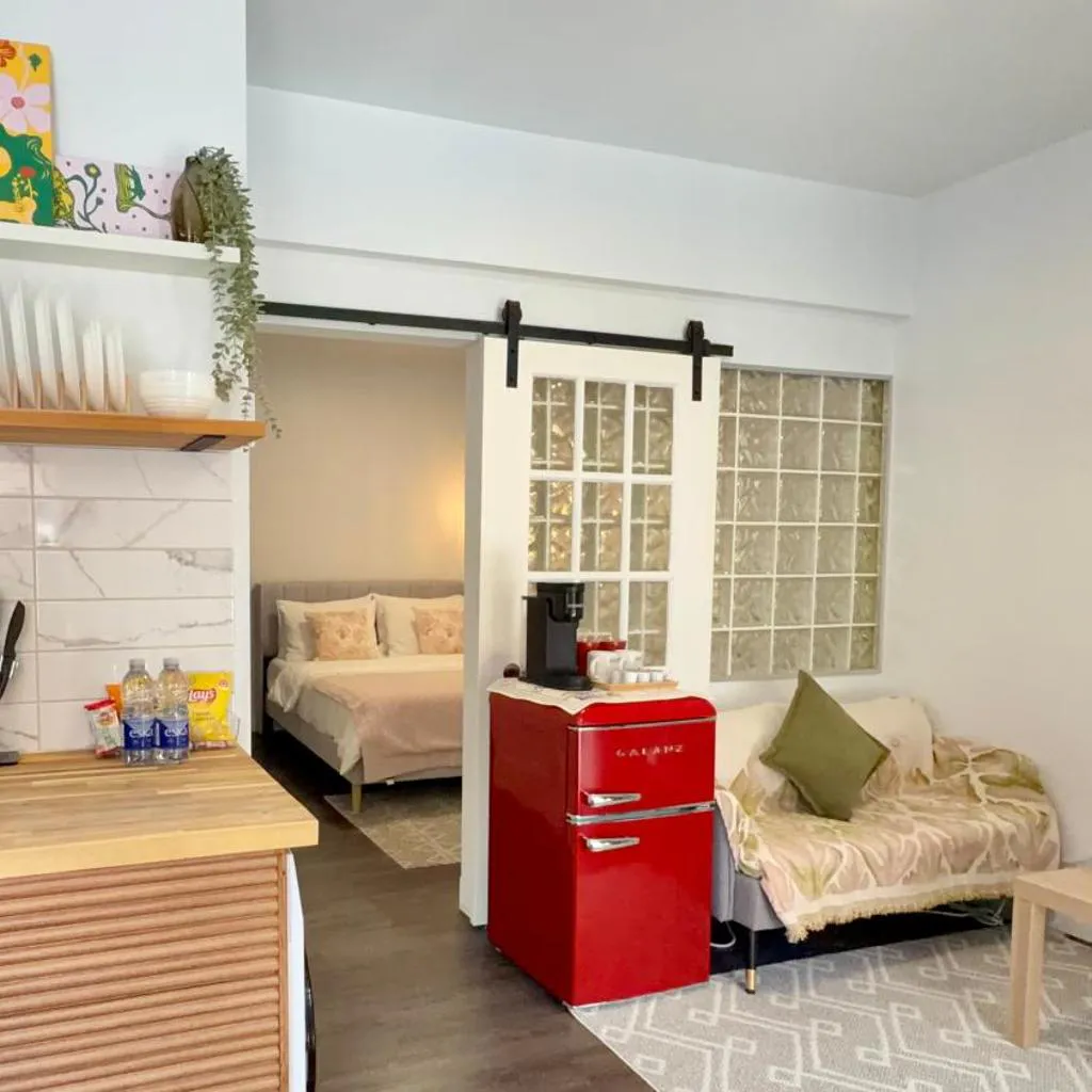 Photograph of Maison Mosaïque | Glassbrick 1BR near LeonardCohen