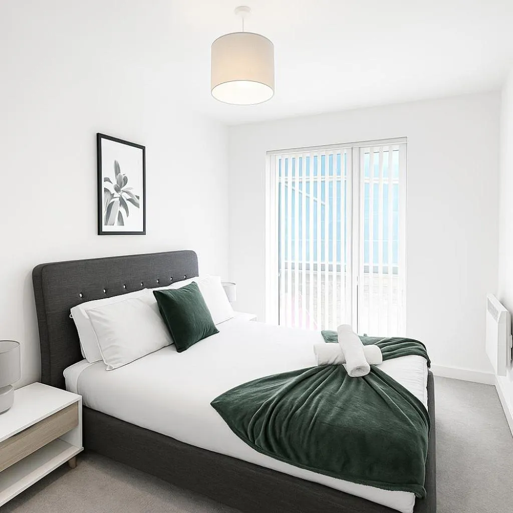 Photograph of 2Bed 2Bath Free Parking Very Central