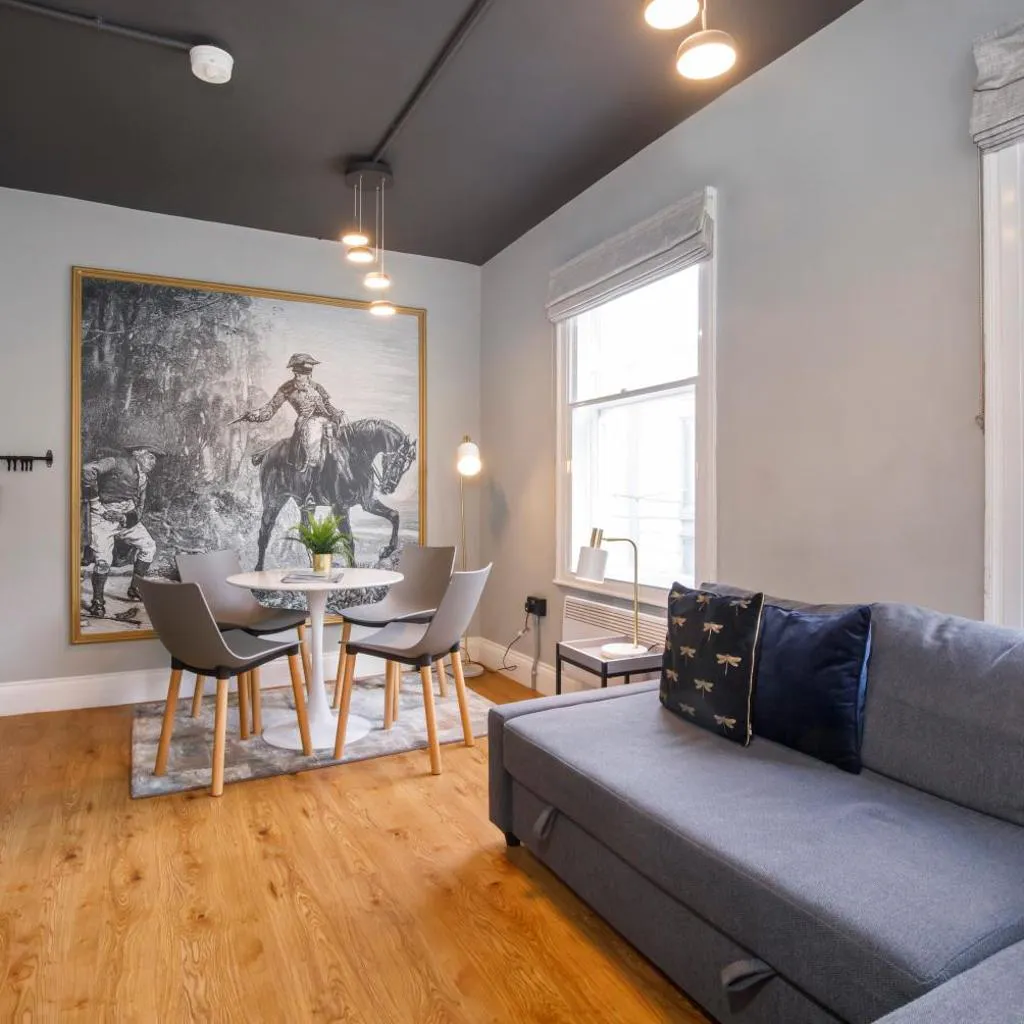 Photograph of Turpin Quarter in the centre of the city, sleeps 6